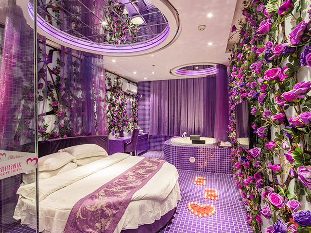 梦幻紫,圆床,冲浪浴缸,有窗  预订 紫色浪漫 301 132大图 公主粉,圆床
